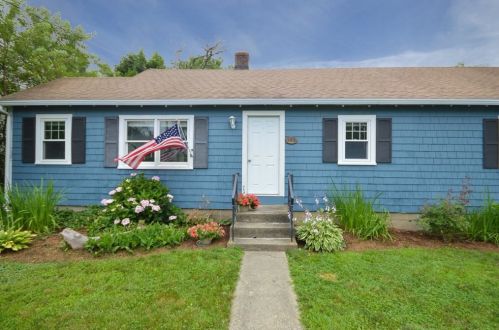 123 June St, Marshfield, MA 02050 exterior