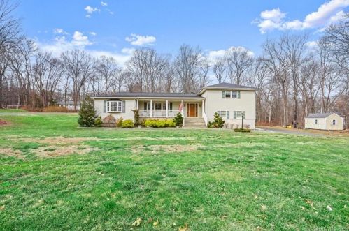 65 Blanchard Rd, Bridgeport, CT 06612 exterior
