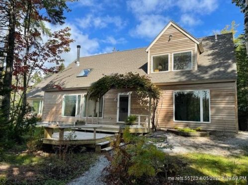 133 Scraggle Point Rd, Saint George, ME 04859 exterior