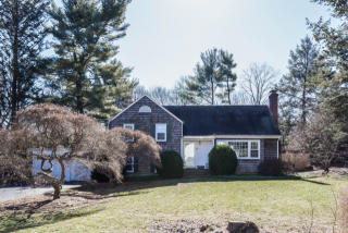 4 Watering Ln, Norwalk, CT 06850 exterior
