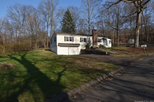 162 Old Middle St, Middletown, CT 06457 exterior