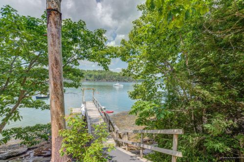 474 Cross Point Rd, Edgecomb, ME 04556 exterior