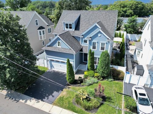 90 Crosstown Ave, Boston, MA 02132 exterior