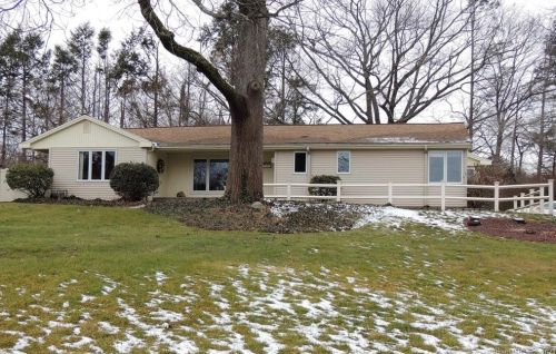 132 Baldwin Rd, Manchester, CT 06042 exterior