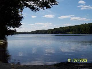 87 Quasset Rd, Woodstock, CT 06281 exterior