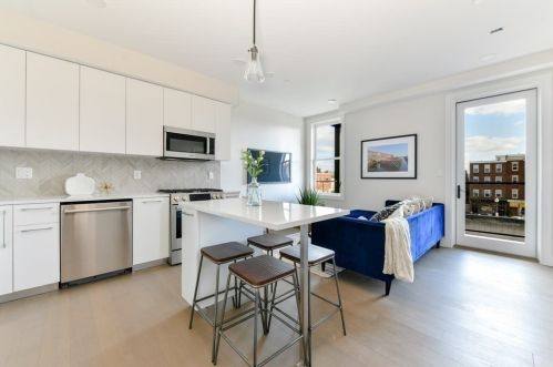 8 Winthrop St, Roxbury Xing, MA 02136 exterior