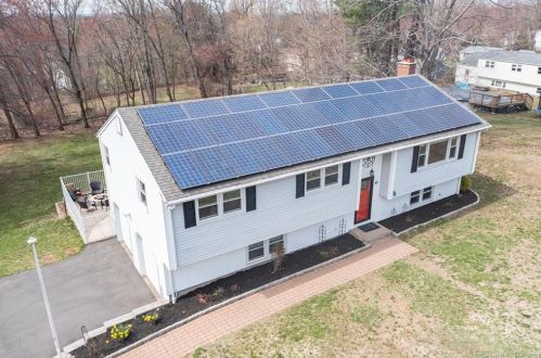 49 Tudor Hill Rd, Wapping, CT 06074 exterior