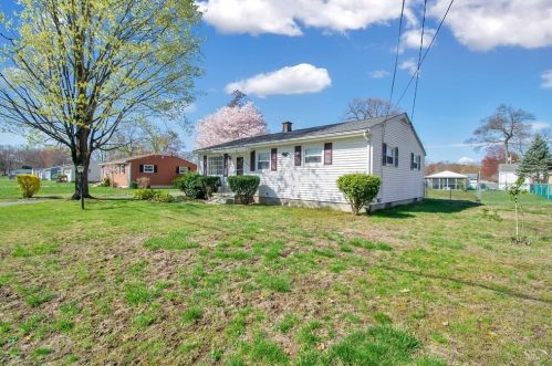 82 Louis Rd, Springfield, MA 01118 exterior