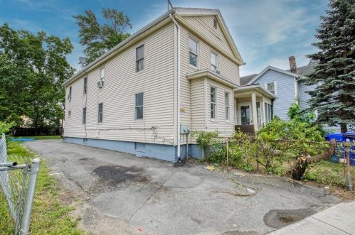 56 James St, Springfield, MA 01105 exterior