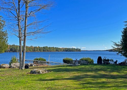 77 Salisbury Cove Rd, Ellsworth, ME 04605 exterior