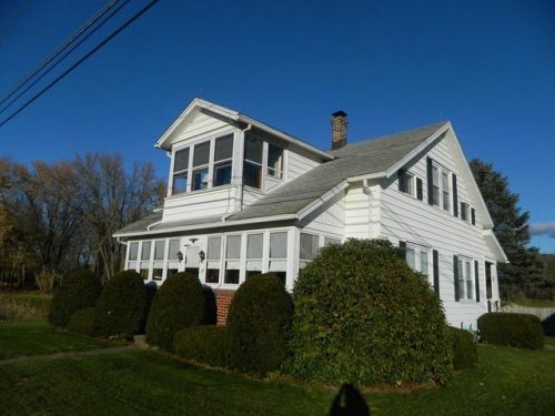 82 Hadley Rd, Sunderland, MA 01375 exterior