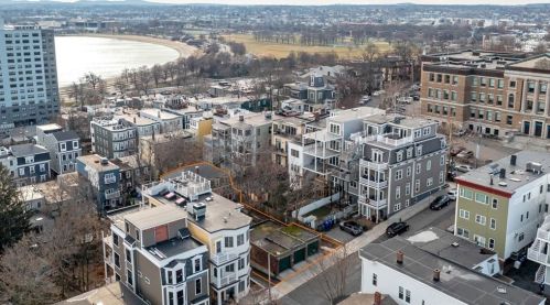 421 6Th St, Roxbury-Xing, MA 02127 exterior