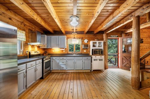 307 Cheever Rd, Wentworth, NH 03282 exterior