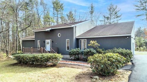 321 Boston Post Rd, Amherst, NH 03031 exterior