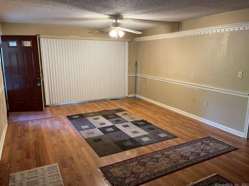 415 Ashmead Cmns, Enfield, CT 06082 exterior