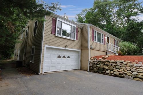 35 Braeburn Ct, Teaticket, MA 02536 exterior