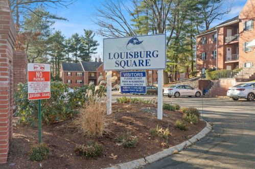 1 Louisburg Sq, Nashua, NH 03060 exterior