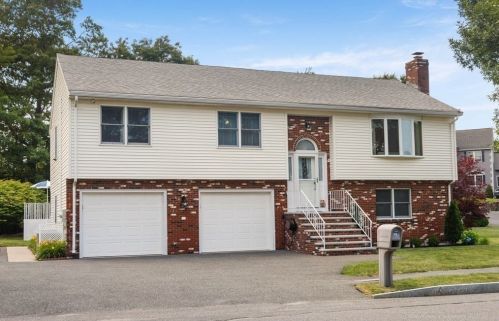 11 Abby Ellen Ln, Peabody, MA 01960 exterior
