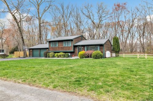 45 Ryegate Ter, Upper Stepney, CT 06468 exterior