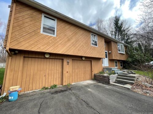360 Leonard Rd, Waterbury, CT 06762 exterior