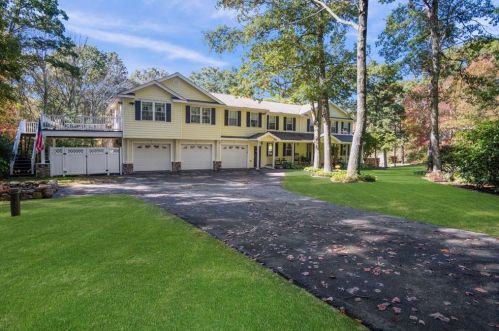 71 Rolling Hill Dr, Exeter, RI 02822 exterior