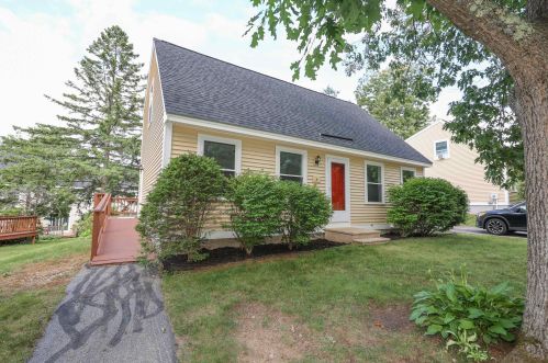 4 Whittaker Cir, Concord, NH 03303 exterior