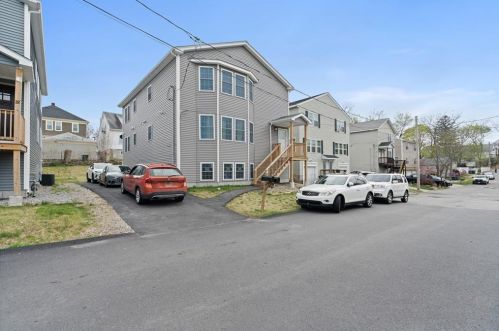 32 Alaska St, Providence, RI 02904 exterior