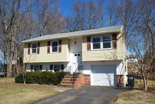 41 Dunn Ct, Stamford, CT 06905 exterior