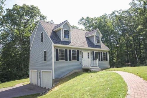14 Walnut Farm Rd, Newton, NH 03858 exterior