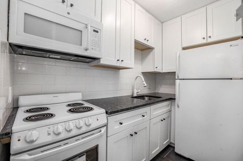 200 Kelton St, Roxbury-Xing, MA 02134 exterior