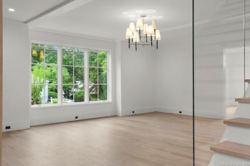 19 Overlook Dr, Greenwich, CT 06830 exterior