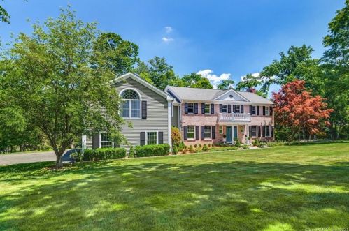 76 Ridgecrest Rd, Stamford, CT 06903 exterior