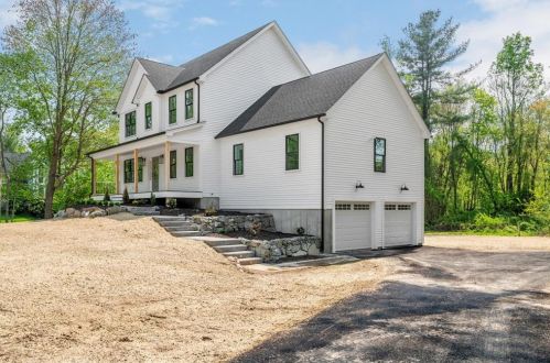 73 Paine Rd, Cumberland, RI 02864 exterior