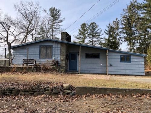 21 John Dr, Norwich, CT 06351 exterior
