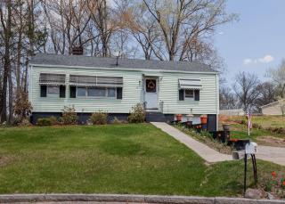 46 Truman Cir, Springfield, MA 01109 exterior