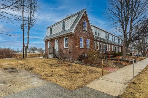531 Kearsarge Way, Portsmouth, NH 03801 exterior