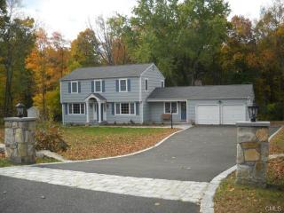 487 Dayton Rd, Bridgeport, CT 06611 exterior