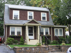 122 Adena Rd, Newton, MA 02465 exterior