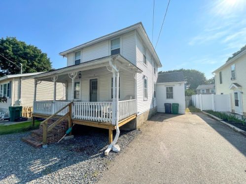 19 Acadia Ave, Hampton, NH 03842 exterior
