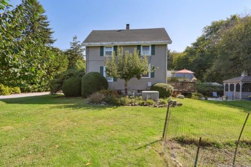 22 Watch Hill Ave, Stonington, CT 06378 exterior