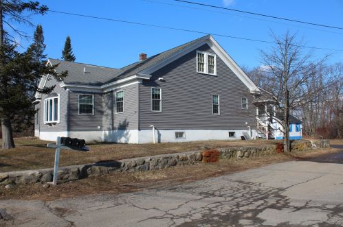 16 Walnut St, Old Orchard Beach, ME 04064 exterior