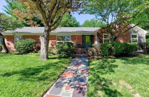 39 Brookway Rd, Providence, RI 02906 exterior