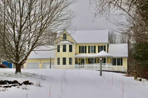 93 Flintlock Farm Rd, Dunbarton, NH 03046 exterior