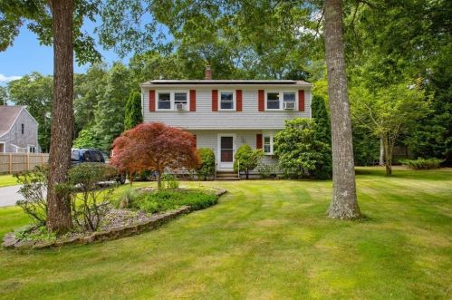 106 Lake Shore Dr, Teaticket, MA 02536 exterior