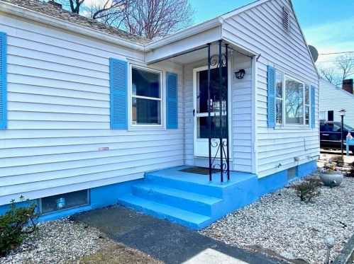 21 Jean Dr, Springfield, MA 01104 exterior