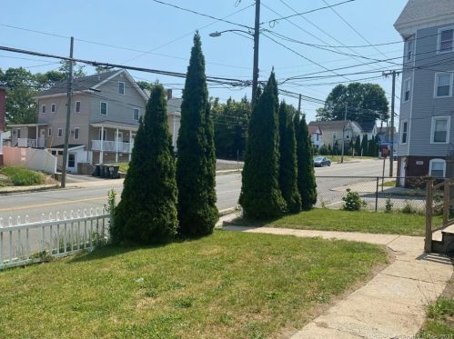 845 Bank St, United-States-Coast-Guard-Ac, CT 06320 exterior
