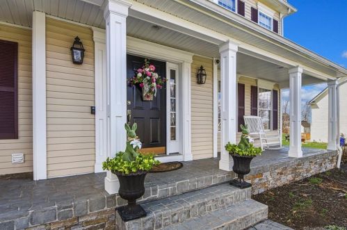 97 Pheasant Dr, Middletown, CT 06457 exterior