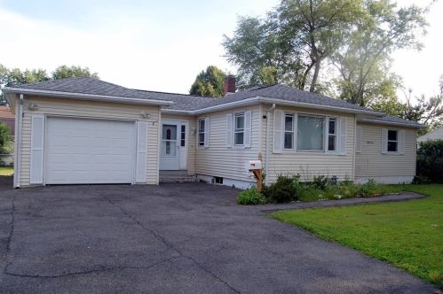 81 Rowland St, Springfield, MA 01107 exterior