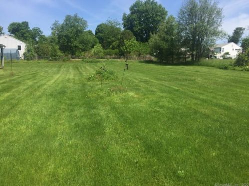 63 Barnum Rd, Danbury, CT 06811 exterior
