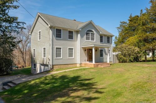 453 Boston Post Rd, East-Lyme, CT 06333 exterior